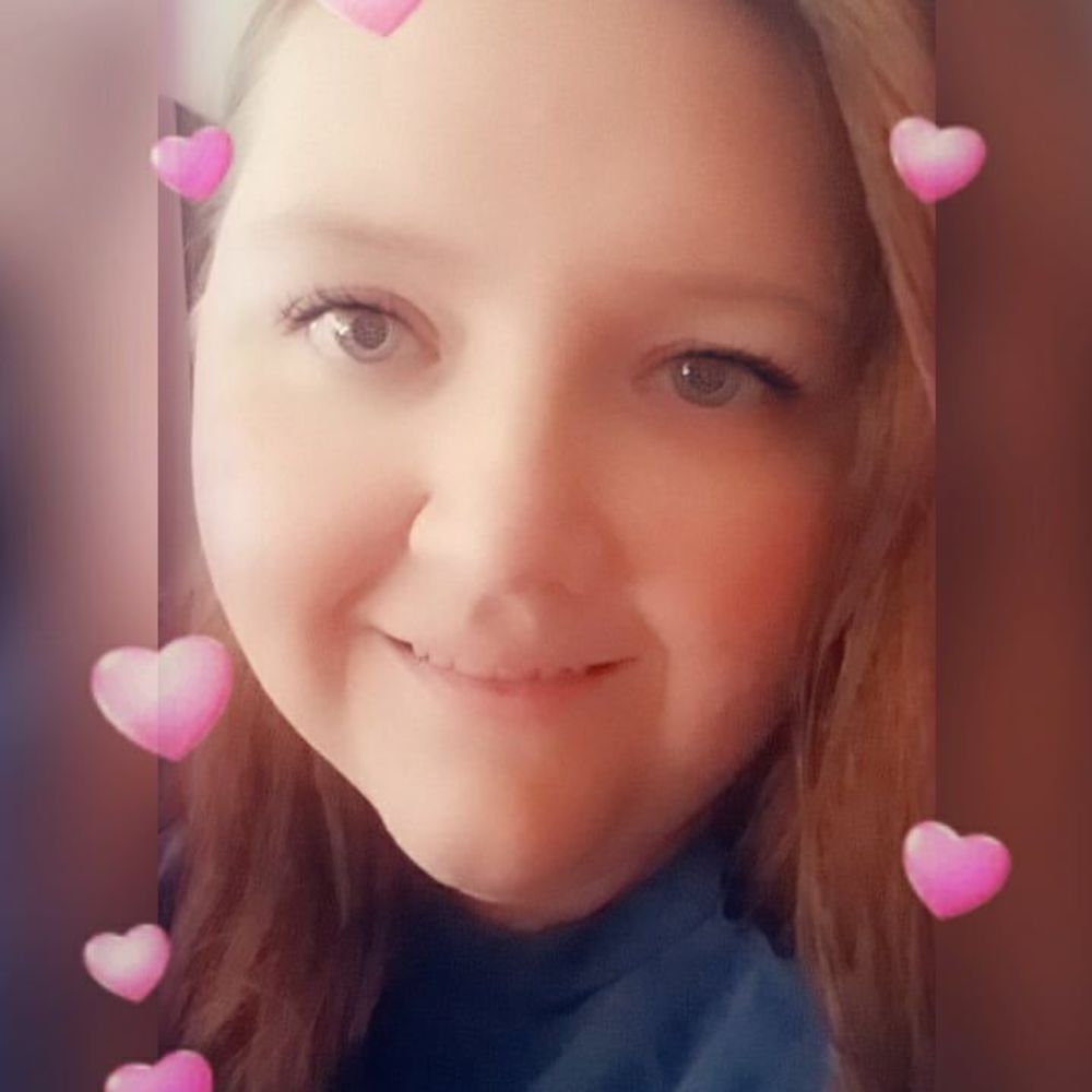 Meet your Posher, Lora